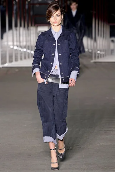 Look 17